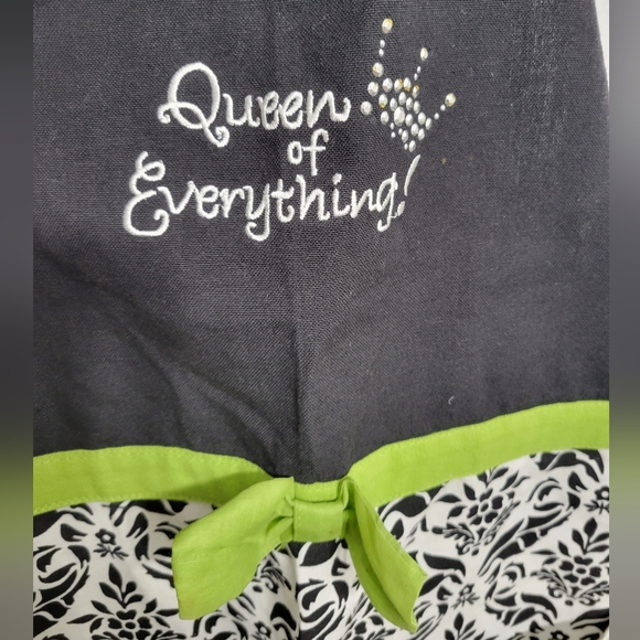Kay Dee Designs Other - "Queen Of Everything" Kitchen Apron with pockets